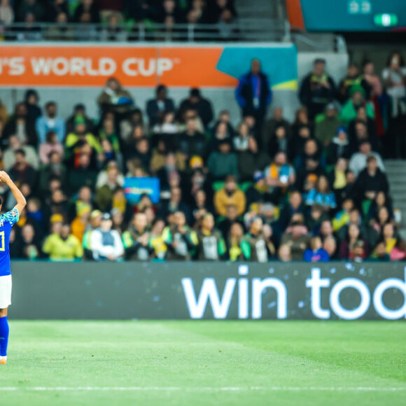 Marta se despediu da Seleção em Copas do Mundo em um empate contra a Jamaica