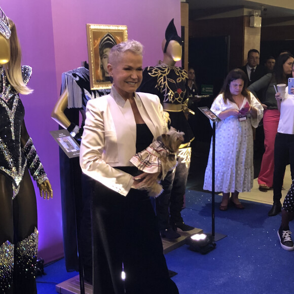 Xuxa sabia que Adriane Galisteu estaria presente e fez uma série de exigências previamente para evitar um encontro desconfortável. As informações são do Notícias da TV 