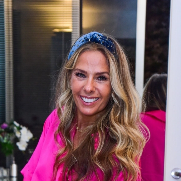 Equipe de Adriane Galisteu disse, ao Notícias da TV, desconhecer qualquer esquema montado para brindá-la de Xuxa