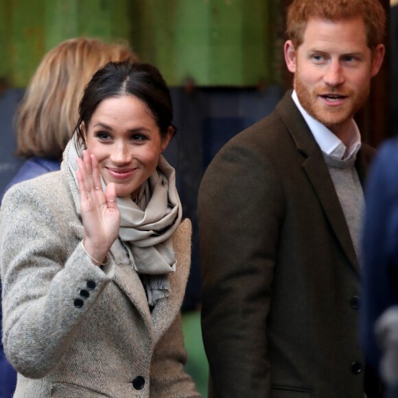 Príncipe Harry conheceu oficialmente Meghan em 2016 graças a um amigo depois que a atriz foi até Londres.