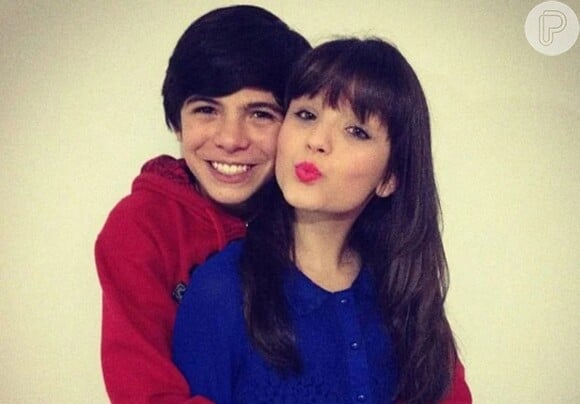 Larissa Manoela e Thomaz Costa começaram a namorar após o fim de "Carrossel" e o relacionamento durou dois anos, entre 2013 e 2015