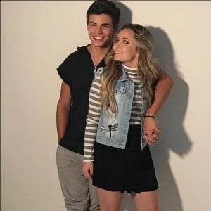 Larissa Manoela e Thomaz Costa reataram o namoro em 2017, mas não durou muito