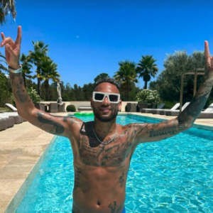 Neymar foi critiado por 'deixar' Bruna Biancardi grávida no Brasil enquanto ele curte folga com os amigos em Ibiza