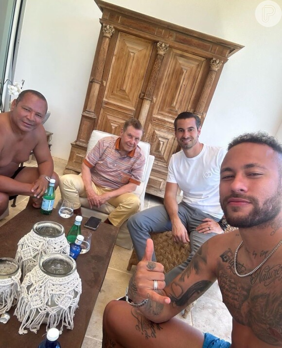 Neymar alugou uma mansão para curtir Ibiza com amigos