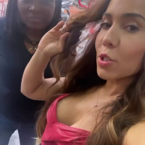 Mulher Melão foi à delegacia de crimes virtuais no Rio de Janeiro nesta quinta-feira (10) para prestar queixa do 'golpe dos nudes'