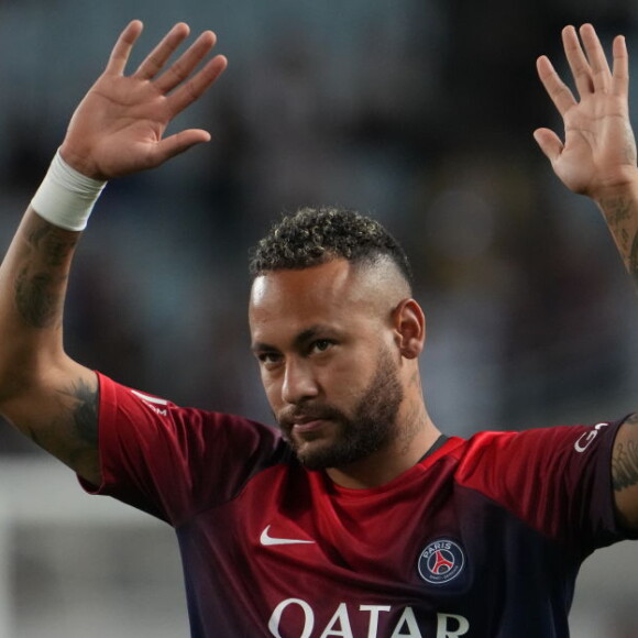 Neymar se sair realmente do Paris Saint Germain seguirá os passos de Messi que trocou o time pelo Inter Miami