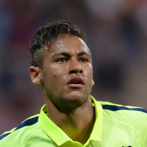 Neymar poderá deixar o PSG e voltar a jogar no Barcelona F.C, time que o revelou na Europa.
