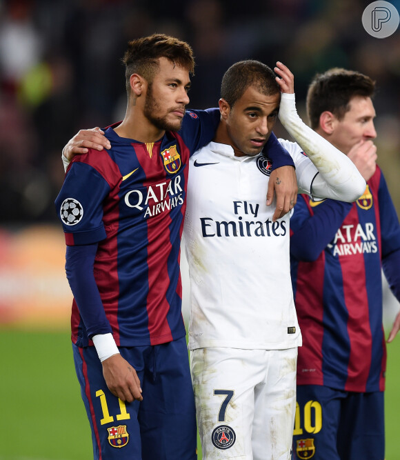Neymar e Lucas chegaram a ser rivais enquanto o atacante jogou no Barcelona. Agora Lucas retornou para o Brasil e joga pelo São Paulo enquanto Neymar poderá retornar ao time espanhol