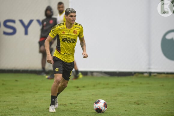 Flamengo x São Paulo pela 18ª rodada do Brasileirão 2023 terá transmissão do Première em 13 de agosto de 2023; na foto, Airton Lucas, lateral-esquerdo