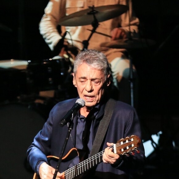 Chico Buarque é um dos maiores artistas da música brasileira