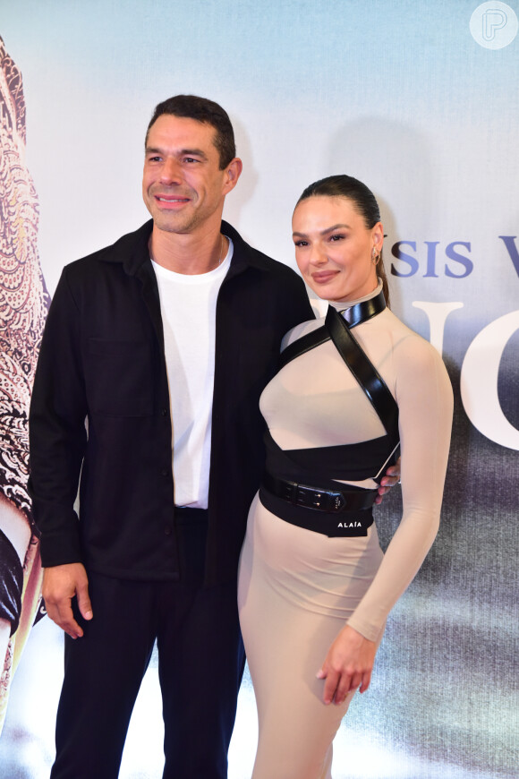 Isis Valverde e Marcos Buaiz no lançamento do filme 'Ângela'