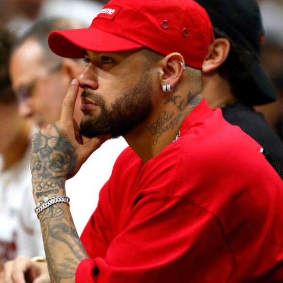 Neymar na Arábia Saudita: suíte do jogador em hotel de luxo tem detalhes que são pura ostentação