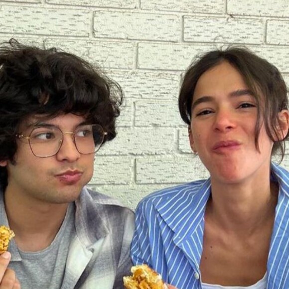 Xolo Maridueña se declara para Bruna Marquezine e leva fãs à loucura