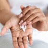 Confira 5 opções de produtos para hidratar a pele das mãos!