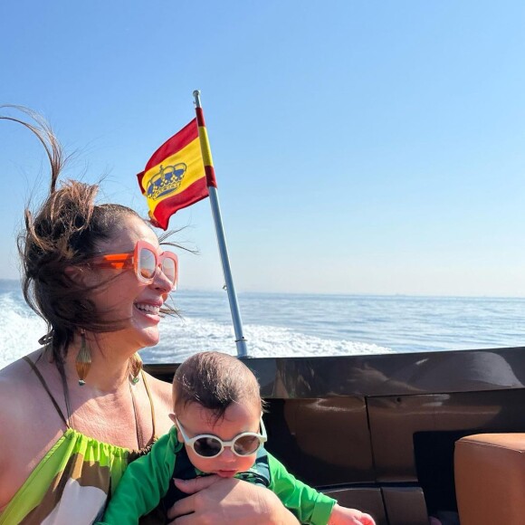 "Estamos transbordando de felicidade e amor!", disse Claudia Raia quando Luca nasceu aos 56 anos da atriz.