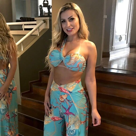 Andressa Urach defende que se afastou da religiosidade, mas não parou de acreditar em Deus e tem certeza de que não vai para o inferno
