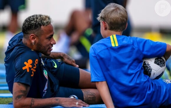 Davi Lucca, filho de Neymar, manda texto emocionante para o pai, se declarando e agradecendo o jogdaor de futebol