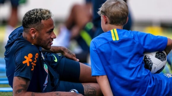 Neymar se emociona com texto enviado pelo filho, Davi Lucca, após aniversário na Arábia Saudita: 'Você não está sozinho'