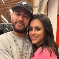 Neymar é flagrado com Bruna Biancardi em local incomum e cercado de seguranças na Árabia Saudita