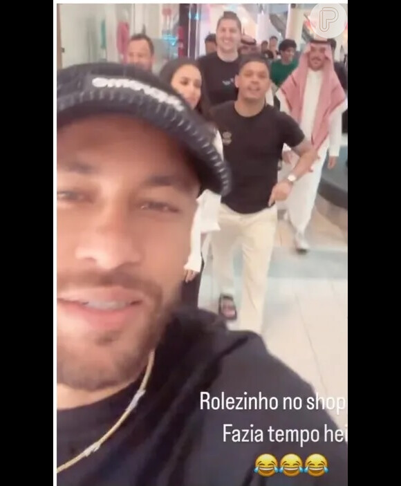 Neymar e Bruna Biancardi foram ao shopping rodeado de seguranças