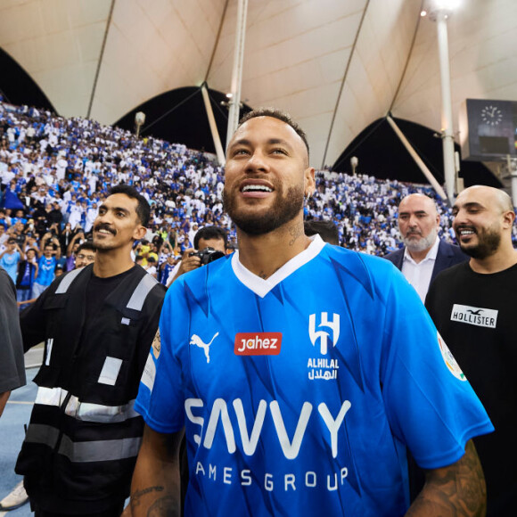 Neymar assinou um contrato milionário com o Al-Hilal