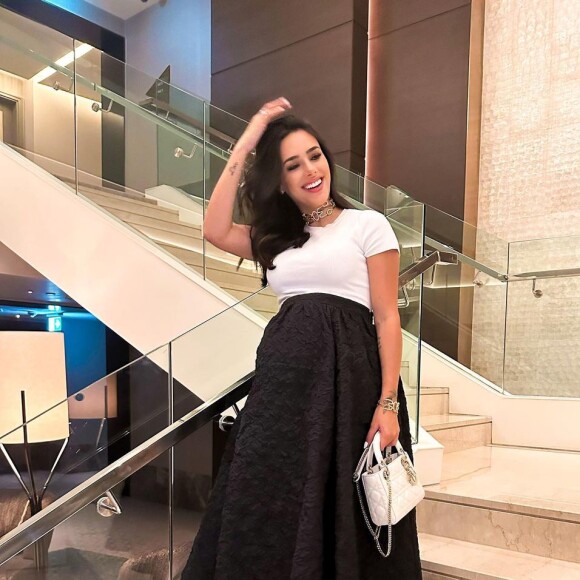 Bruna Biancardi precisou adaptar o jeito de se vestir na Arábia Saudita