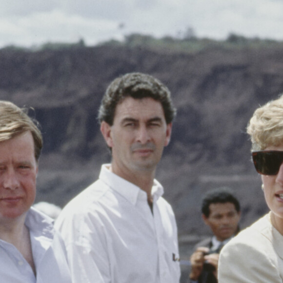 Princesa Diana visitou um centro de mineração em Carajás, no Pará, em 23 de abril de 1991