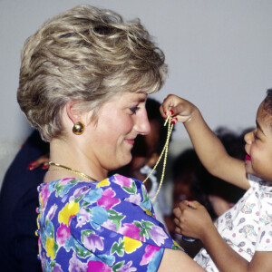 Princesa Diana no Brasil: hospital visitado por ela acolhia, principalmente, crianças infectadas pelo vírus HIV