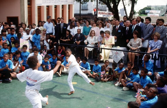 Princesa Diana assistiu a uma apresentação de capoeira em um abrigo no Rio de Janeiro 