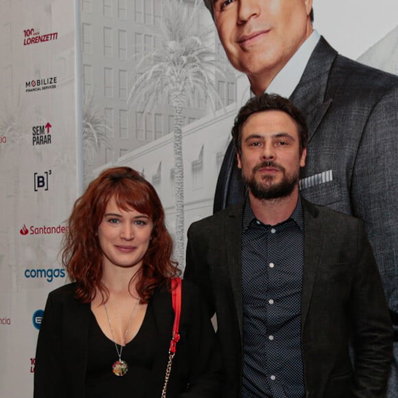 Estreia VIP do musical 'Um Linda Mulher' contou com o casal Bianca Bin e Sergio Guizé