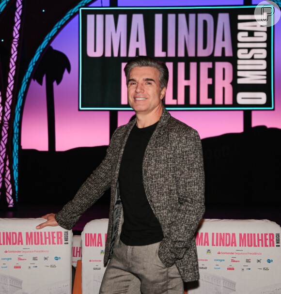 Jarbas Homem de Mello puxa elenco do musical 'Um Linda Mulher'