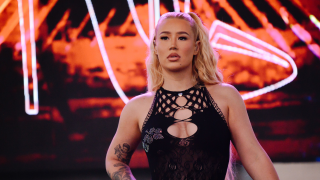 Atração do 'The Town', Iggy Azalea bate boca com jornalista José Norberto Flesch: 'Homem velho e feio'