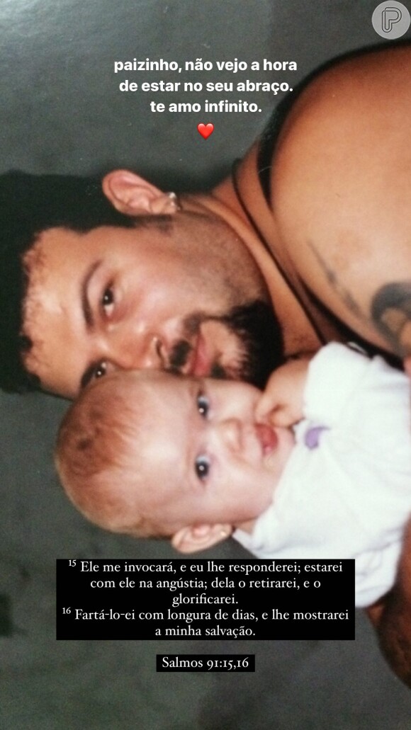 Filha de Mingau compartilhou foto de quando era bebê e nos braços do pai, emocionando a web