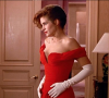 O vestido longo vermelho usado por Julia Roberts em 'Uma Linda Mulher' ganhou recriação