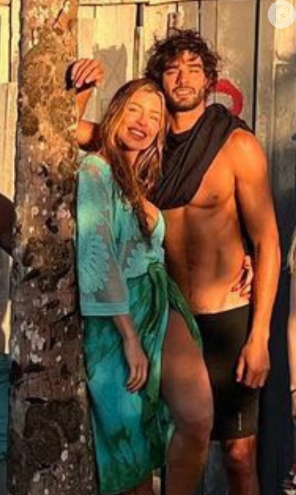 Grazi Massafera namora? Sim, a atriz está apaixonada pelo momento Marlon Teixeira