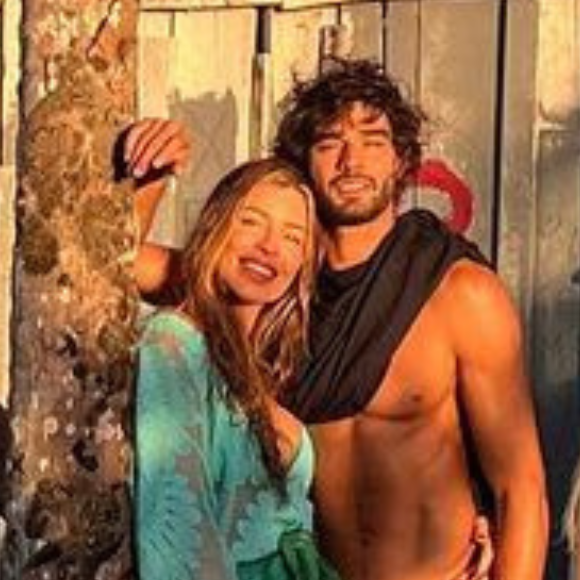 Grazi Massafera namora? Sim, a atriz está apaixonada pelo momento Marlon Teixeira
