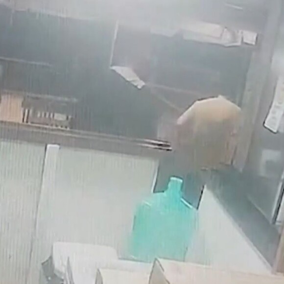 A testemunha revela que logo depois Bruno de Luca deixou o quiosque pela parte de trás, sem socorrer Kayky Brito