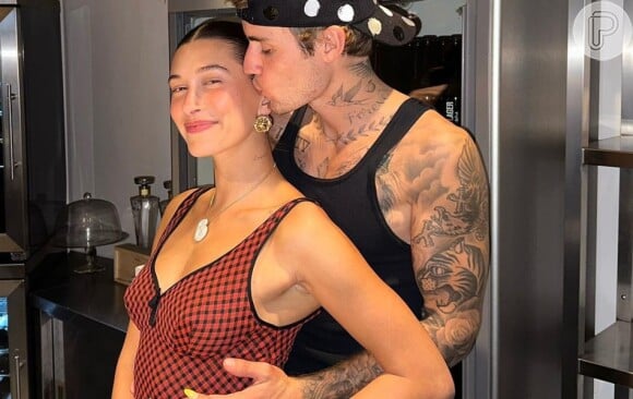 Hailey Bieber posta foto com Justin Bieber com destaque para barriga e fãs apostam em gravidez