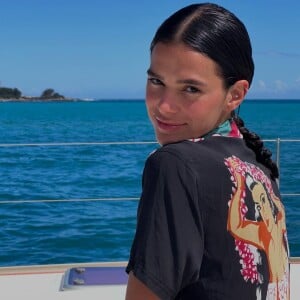 Bruna Marquezine mostra talento inusitado em passeio à praia com Sasha