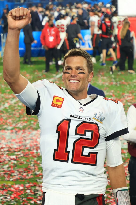 Tom Brady: 'É uma entrevista cercada de regrinhas. Ele vem com muita gente, uma assessoria muito grande', revela Felipe Andreoli