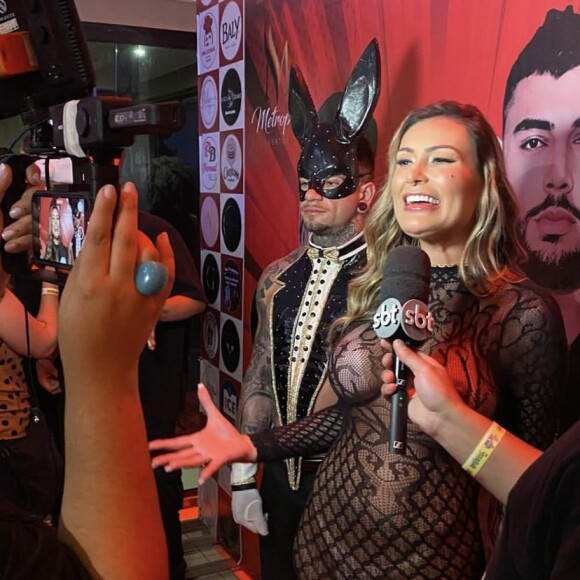 Andressa Urach explica motivo de look transparente: 'Liberdade'