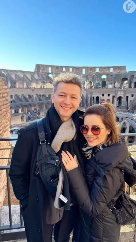 Sandy e Lucas Lima viajaram para a Europa como forma de tentar evitar o fim do casamento