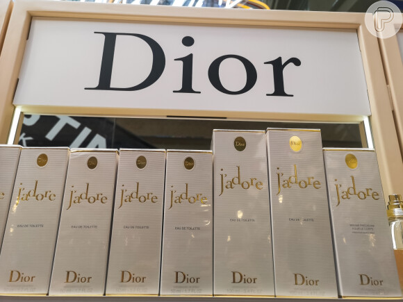 Perfumista da Dior diz que 'J'adore inventa uma flor que não existe'