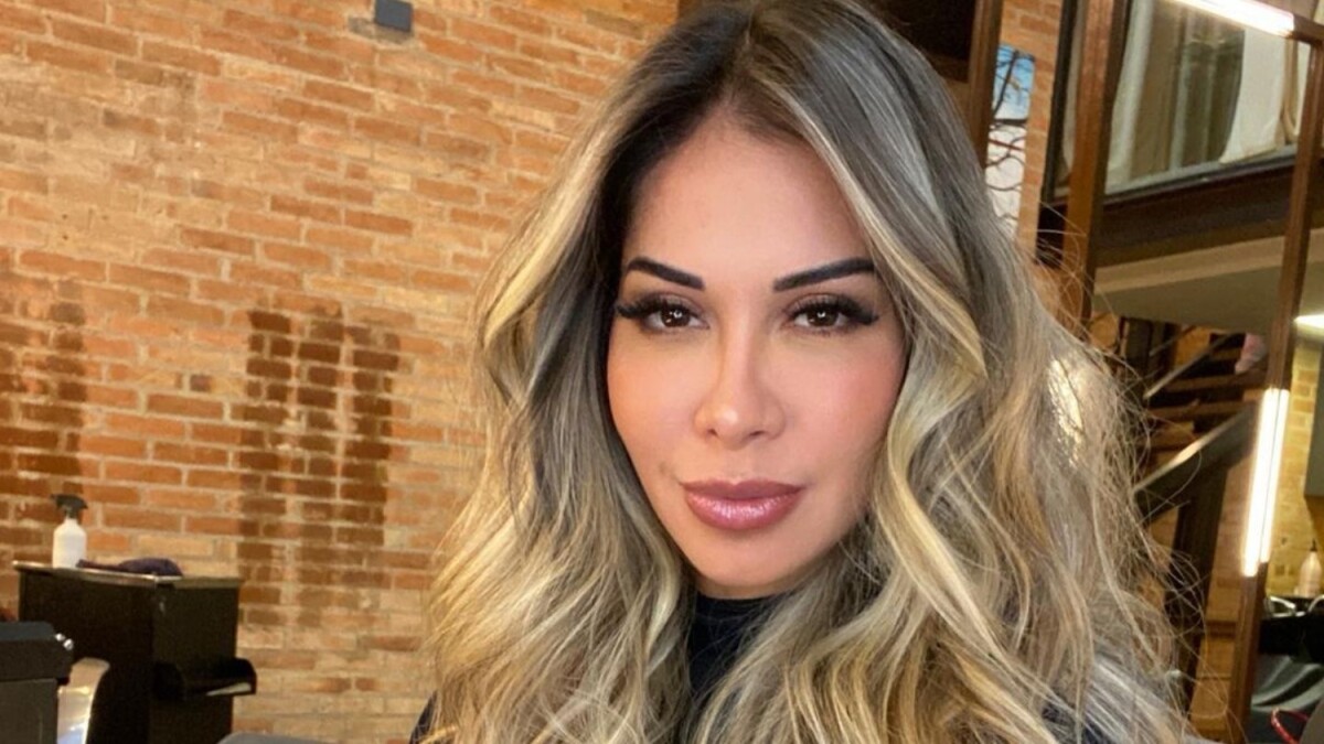 Longe das redes sociais, Maíra Cardi é condenada em processo envolvendo  promessa falsa em curso online - Purepeople