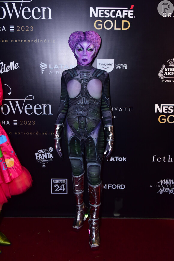Reconhece? Thelma do BBB 20 foi para a festa de Halloween da Sephora vestida de ET e pode ser sua inspiração para fantasias mais elaboradas