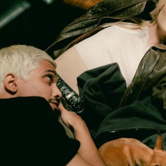 Chico Moedas, ex-namorado de Luísa Sonza, surge em clima de romance comprometedor com loira misteriosa semanas após cantora revelar separação após investidor trair ela em banheiro de bar