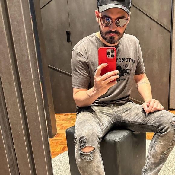 Fernando Zor publicou foto sem aliança de compromisso