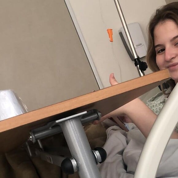 Sophia Valverde foi submetida a uma cirurgia para a retirada do nódulo, que não parava de crescer