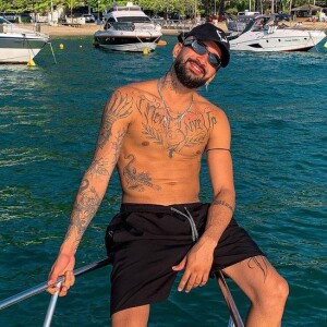 Bailarino de Lexa, Gabriel afirmou que acredita que ainda faz parte do ballet da cantora