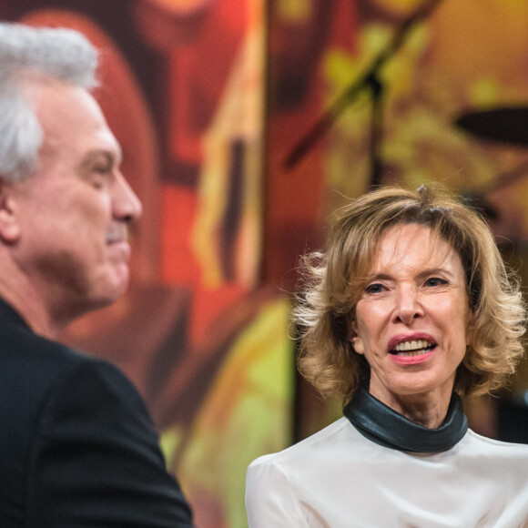 Marília Gabriela fez uma cirurgia às pressas e revelou que o pós operatório não está muito agradável